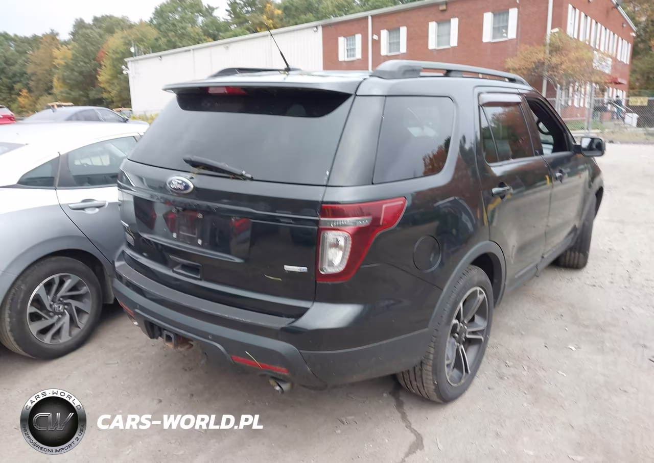 2015 Ford Explorer Sport VIN:1FM5K8GTXFGB28630 - 4