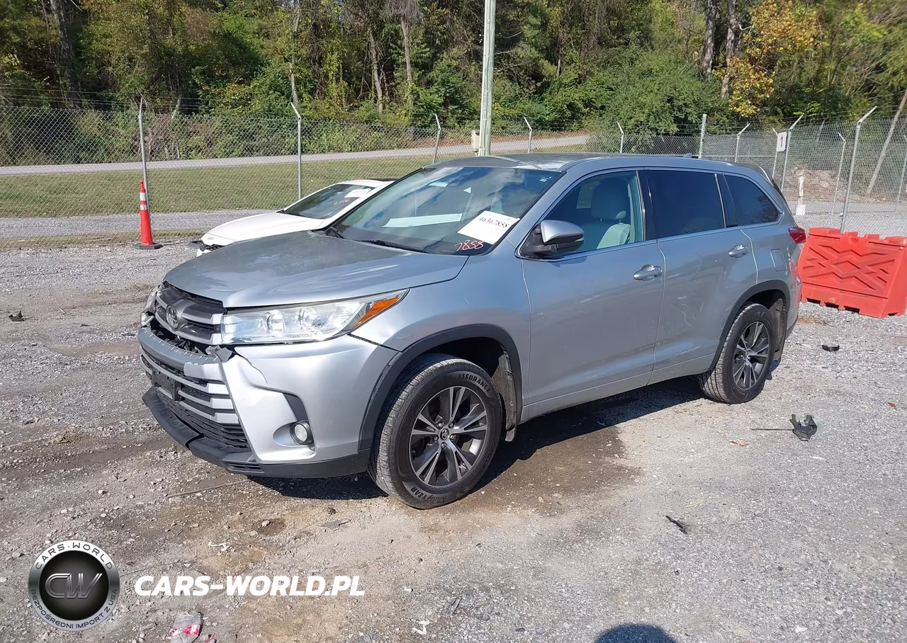 2018 Toyota Highlander Le Plus VIN:5TDBZRFHXJS872376 - 2