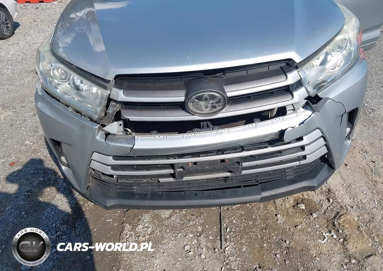 2018 Toyota Highlander Le Plus VIN:5TDBZRFHXJS872376 - 6