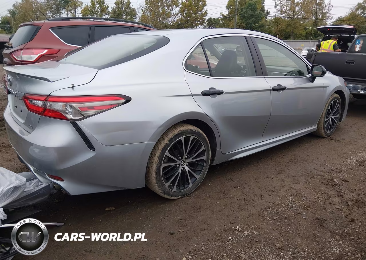 2018 Toyota Camry Se VIN:JTNB11HK5J3050907 - 4