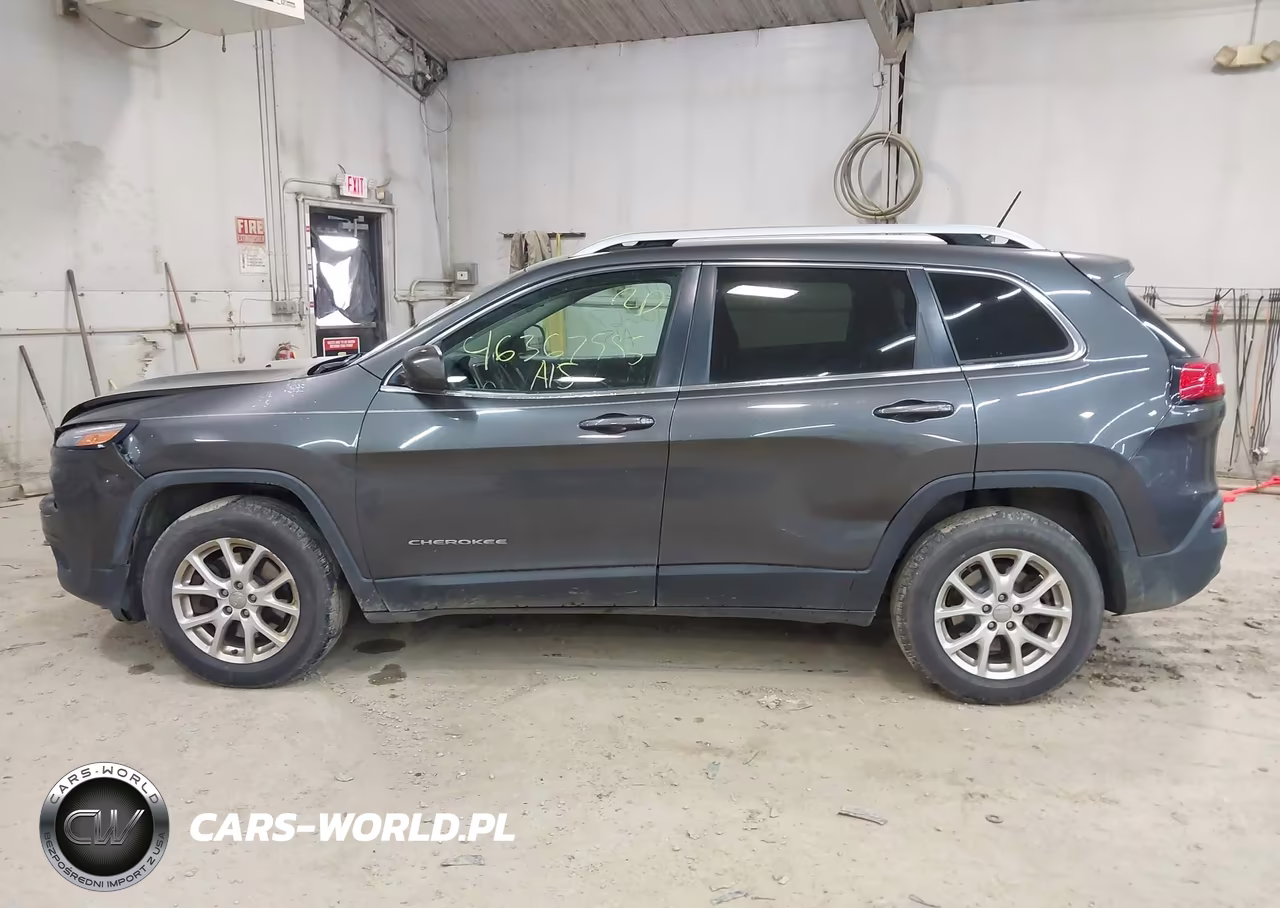 2015 Jeep Cherokee Latitude VIN:1C4PJMCB0FW715236 - 14