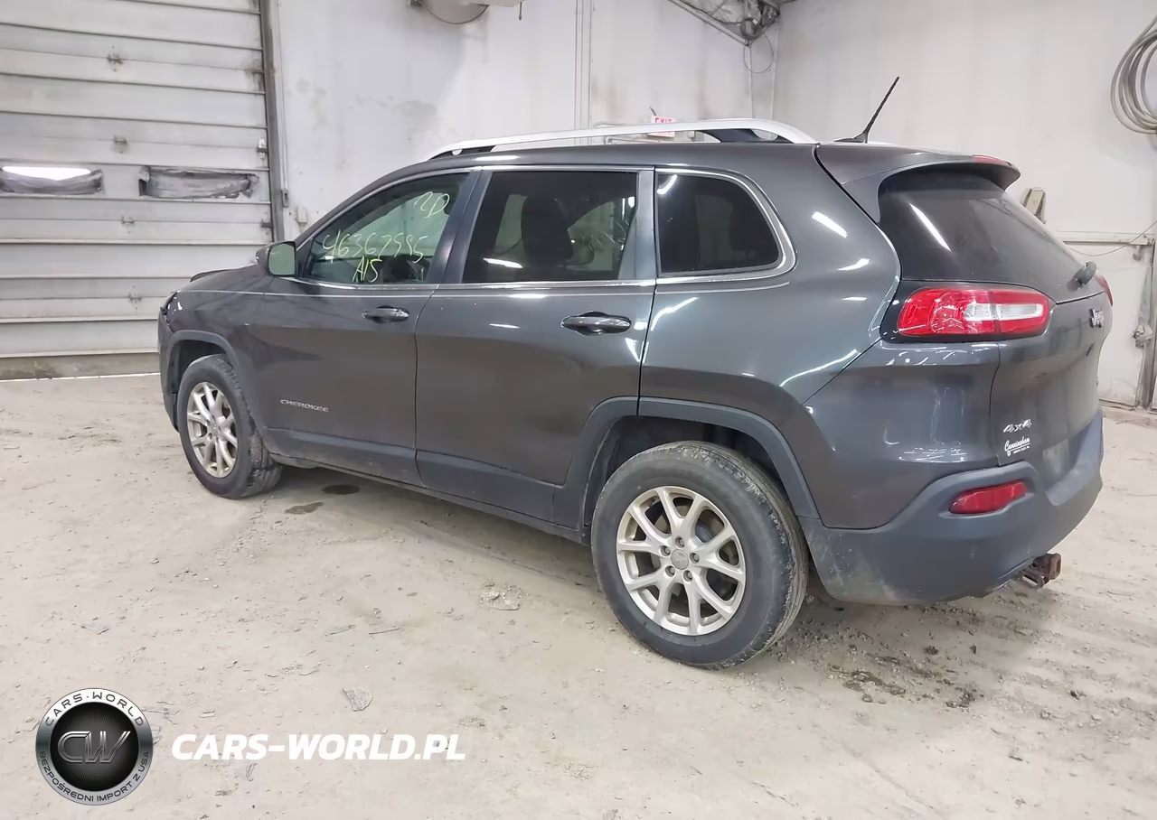 2015 Jeep Cherokee Latitude VIN:1C4PJMCB0FW715236 - 3
