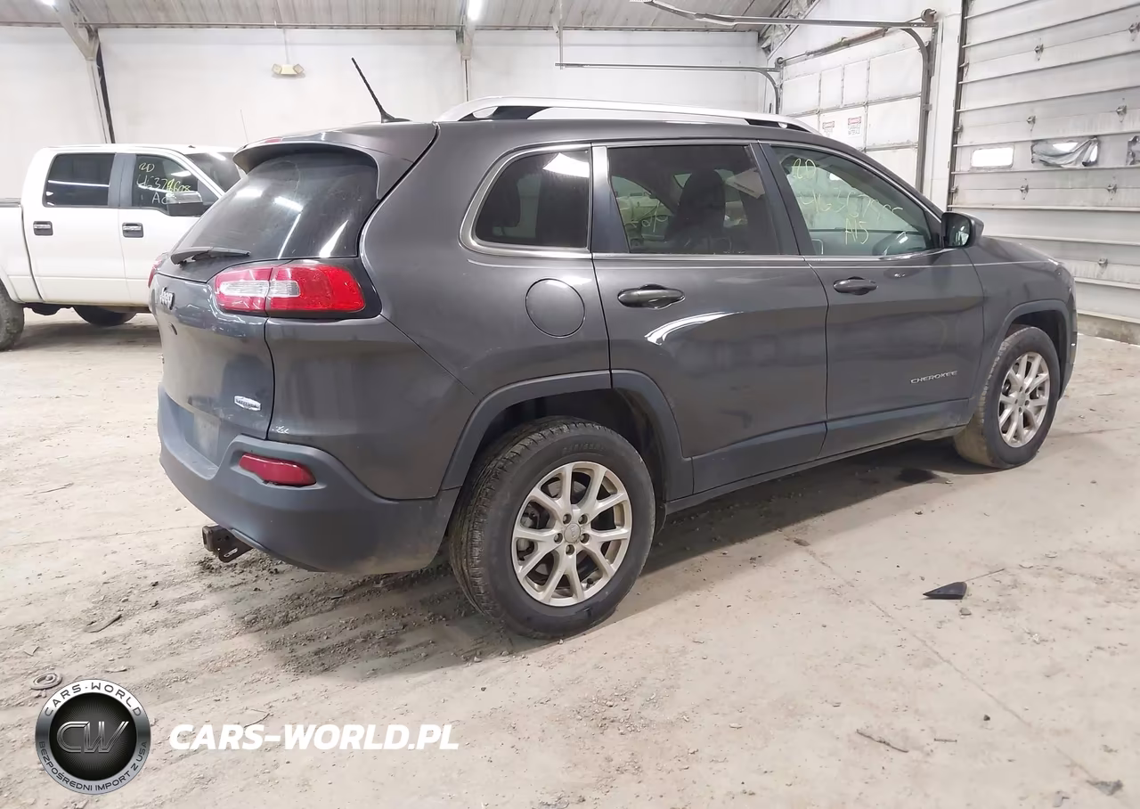 2015 Jeep Cherokee Latitude VIN:1C4PJMCB0FW715236 - 4