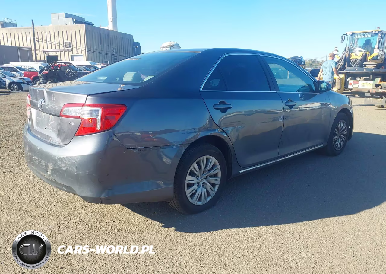 2013 Toyota Camry Le VIN:4T1BF1FK0DU288893 - 4