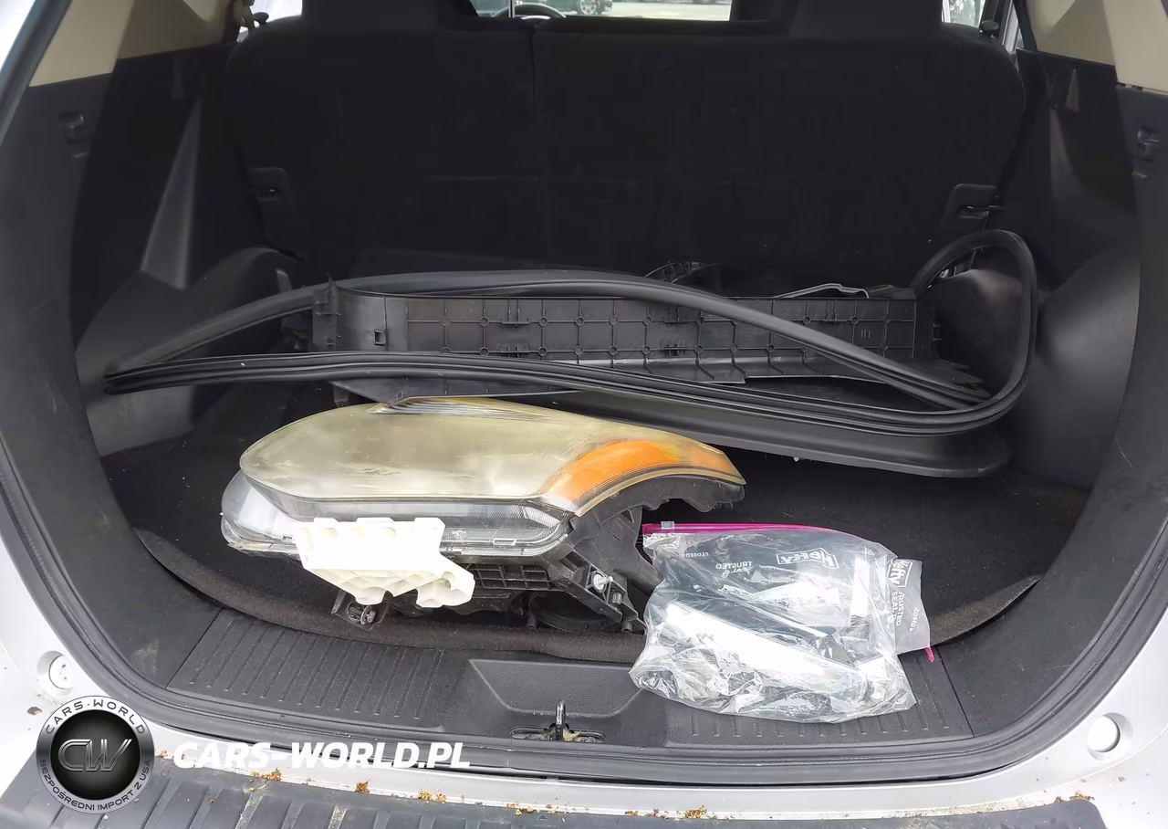 2015 Nissan Rogue Select S VIN:JN8AS5MVXFW258389 - 12
