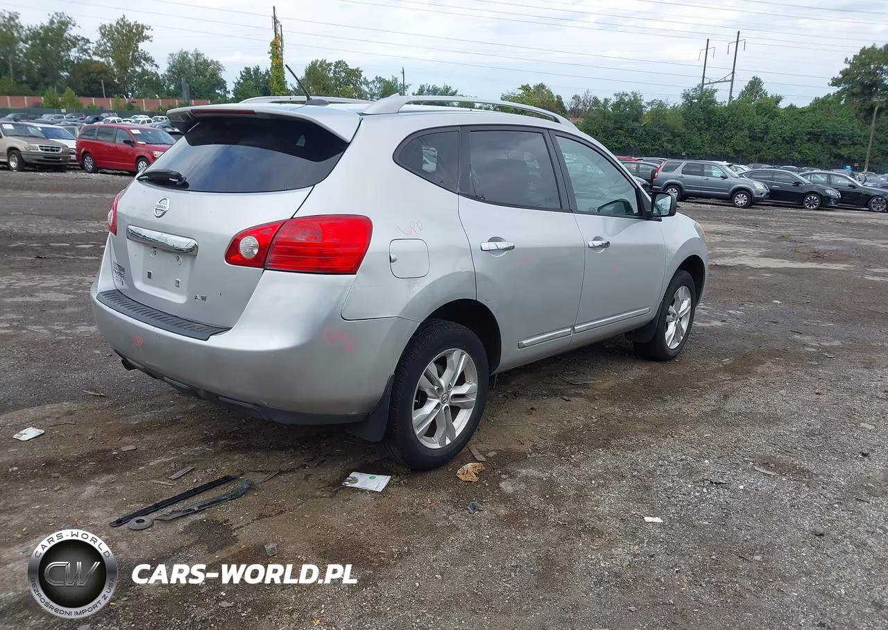 2015 Nissan Rogue Select S VIN:JN8AS5MVXFW258389 - 4