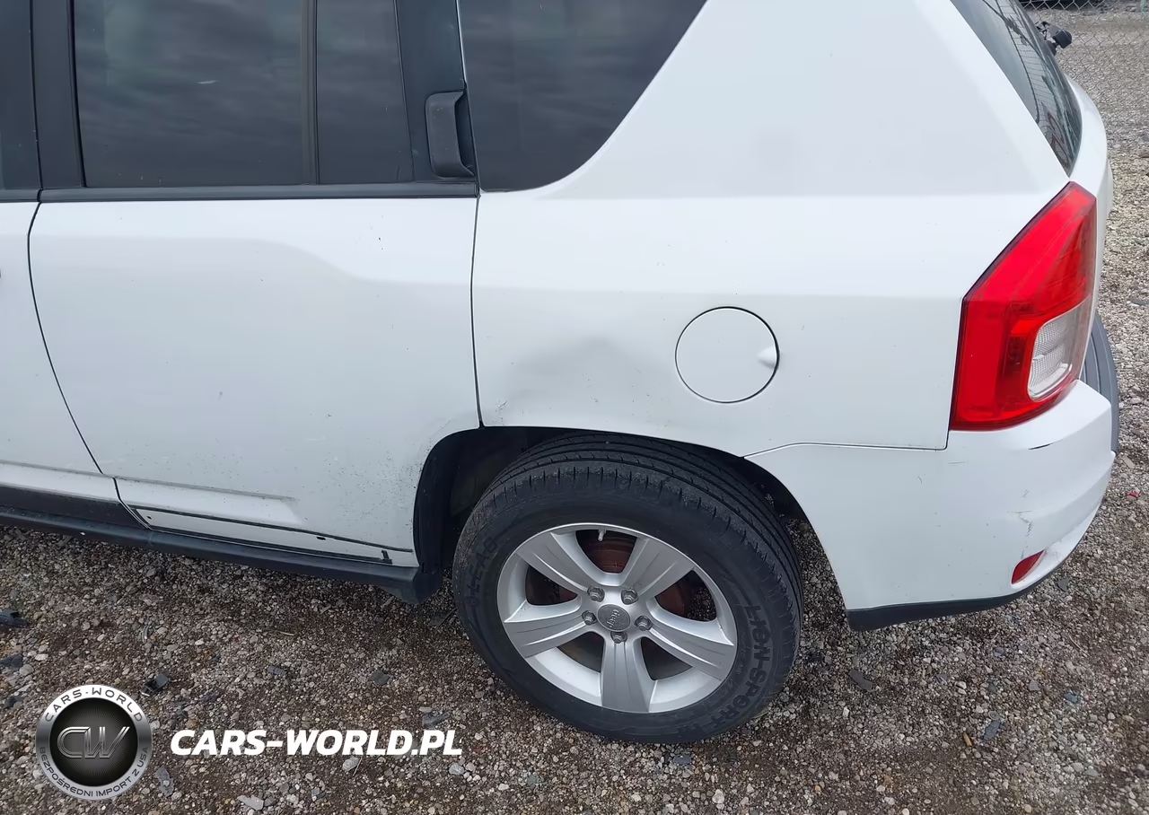 2012 Jeep Compass Latitude VIN:1C4NJCEB9CD618266 - 6