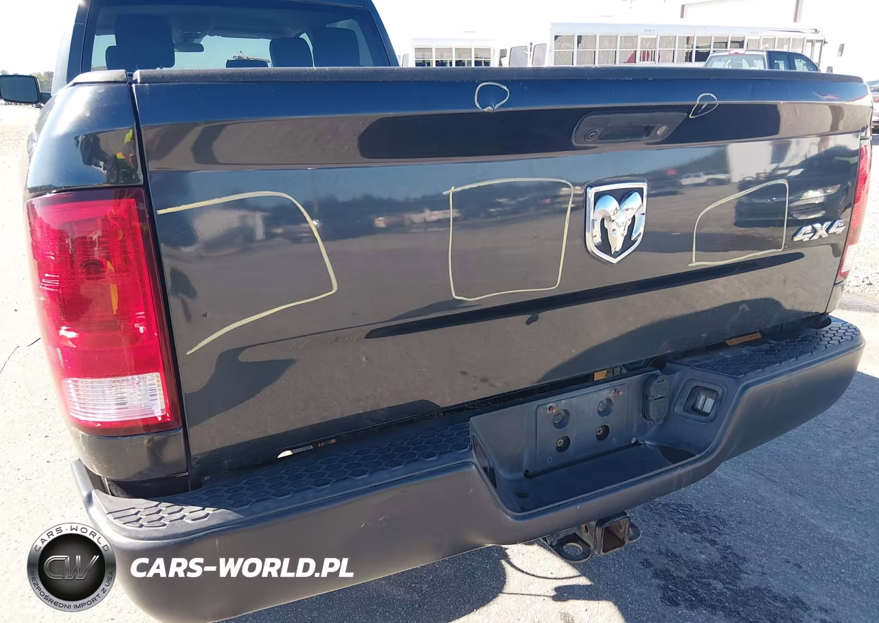 2018 Ram 2500 Tradesman 4X4 8' Box VIN:3C6TR5HT5JG300703 - 14