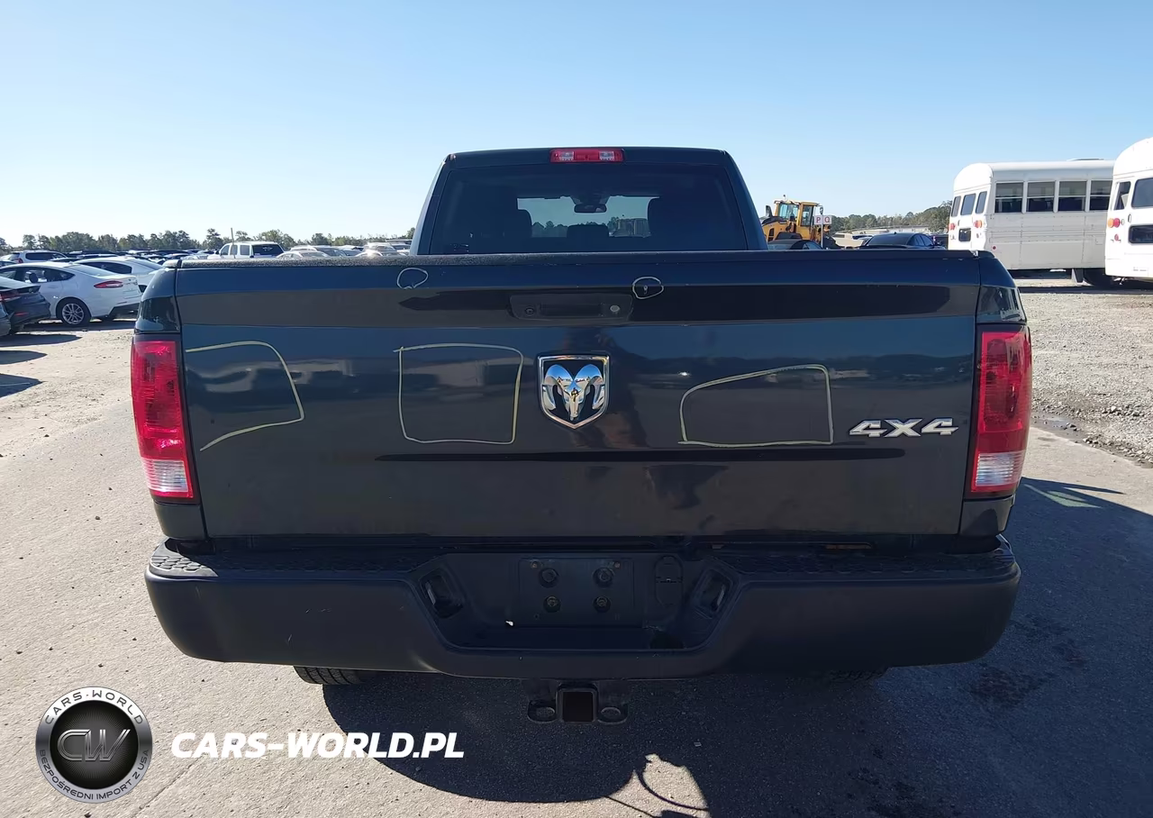 2018 Ram 2500 Tradesman 4X4 8' Box VIN:3C6TR5HT5JG300703 - 19