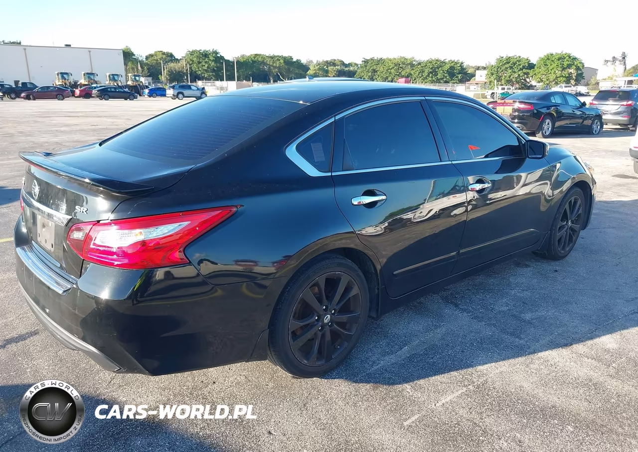 2017 Nissan Altima 2.5 Sr VIN:1N4AL3AP0HC203625 - 4