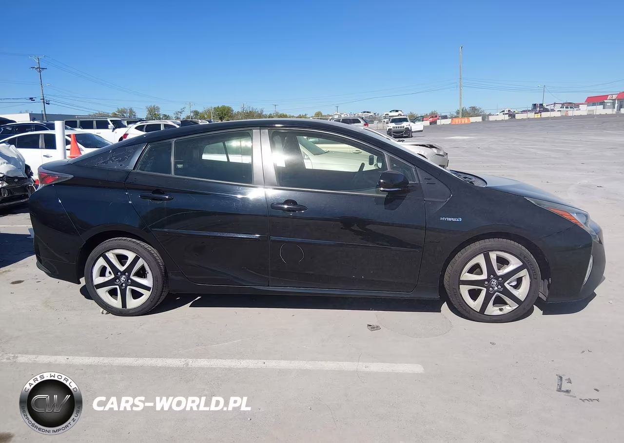2016 Toyota Prius Three Touring VIN:JTDKARFUXG3506061 - 13