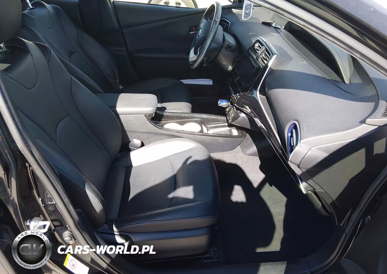 2016 Toyota Prius Three Touring VIN:JTDKARFUXG3506061 - 5