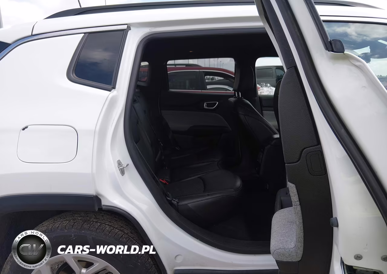 2024 Jeep Compass Latitude 4X4 VIN:3C4NJDBNXRT111626 - 8