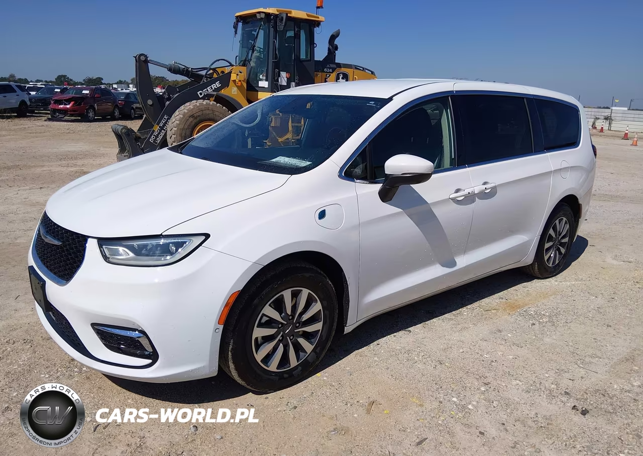 2023 Chrysler Pacifica Hybrid Touring L VIN:2C4RC1L7XPR569449 - 2