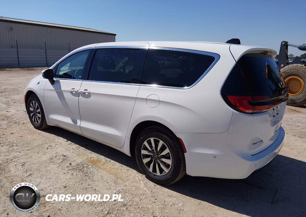 2023 Chrysler Pacifica Hybrid Touring L VIN:2C4RC1L7XPR569449 - 3