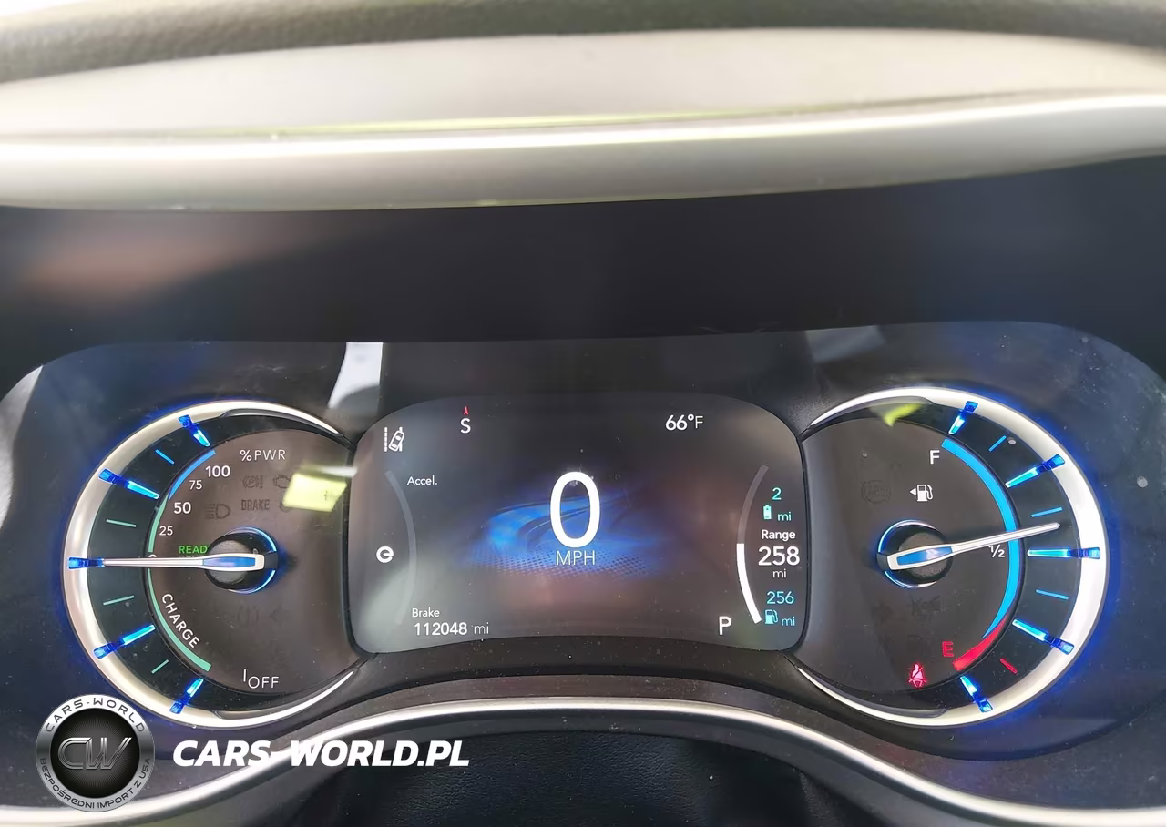 2023 Chrysler Pacifica Hybrid Touring L VIN:2C4RC1L7XPR569449 - 7