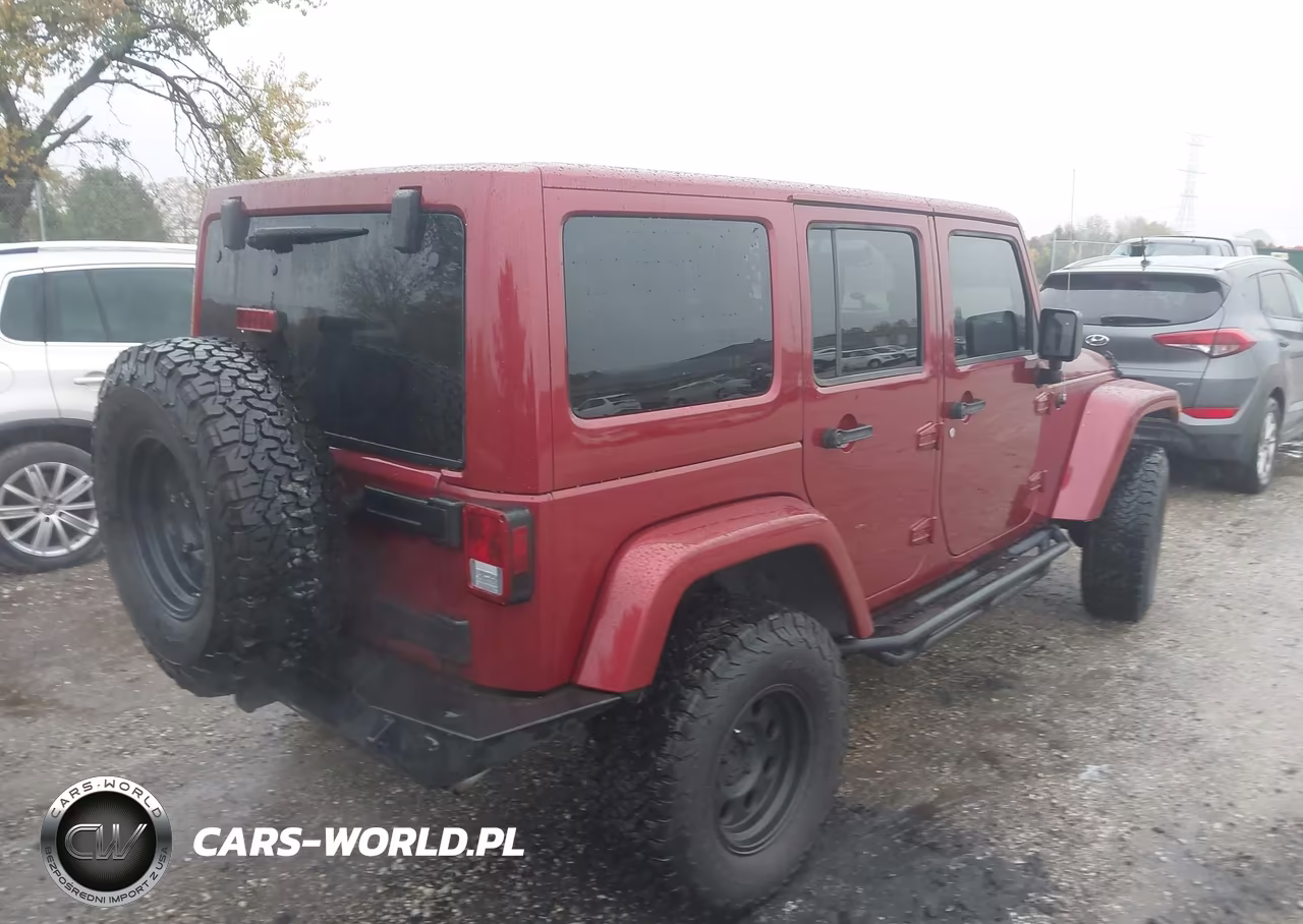2012 Jeep Wrangler Unlimited Sahara VIN:1C4BJWEG4CL256479 - 4