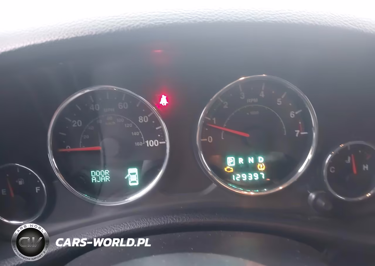 2012 Jeep Wrangler Unlimited Sahara VIN:1C4BJWEG4CL256479 - 7