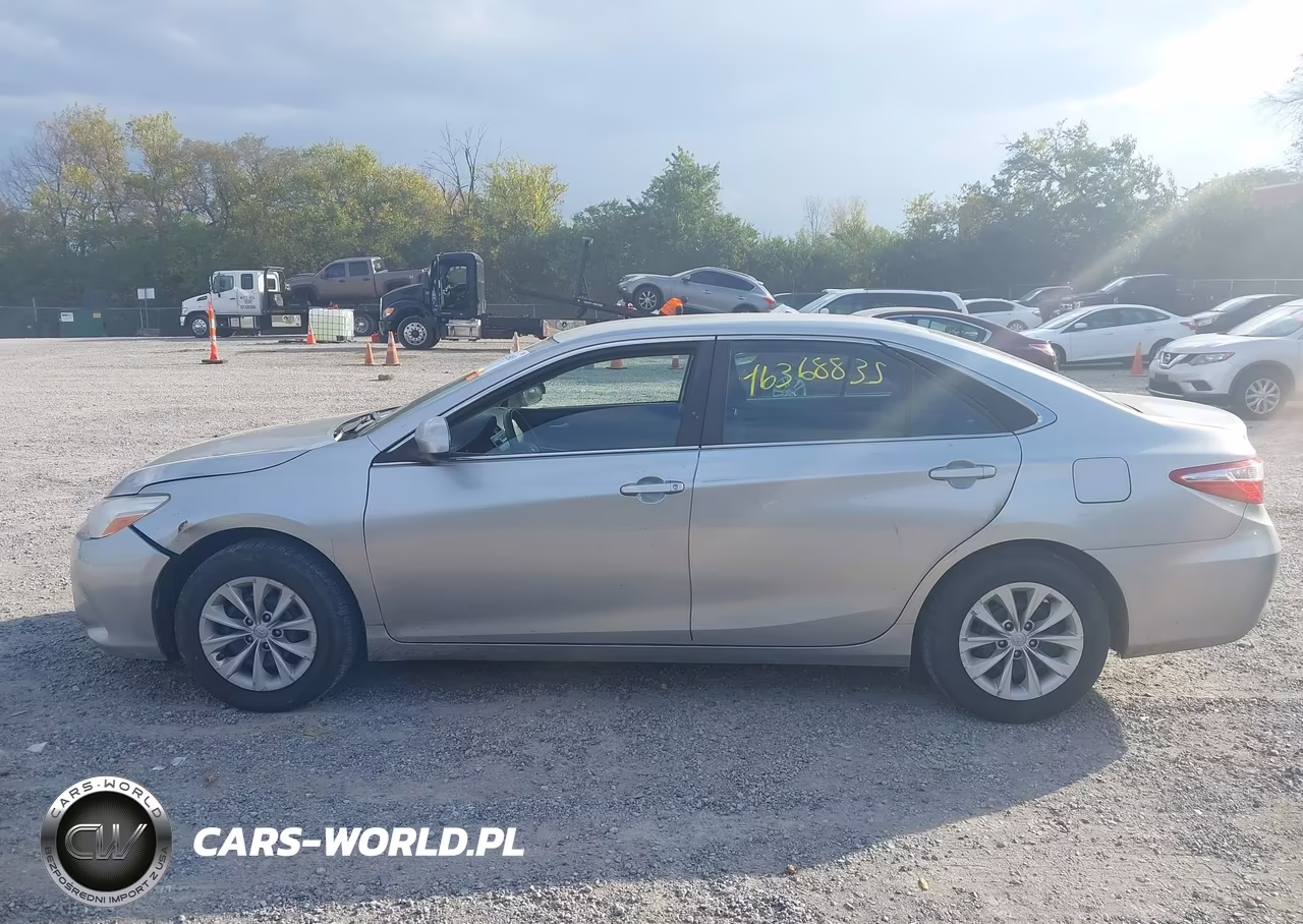 2016 Toyota Camry Le VIN:4T4BF1FK3GR584243 - 15