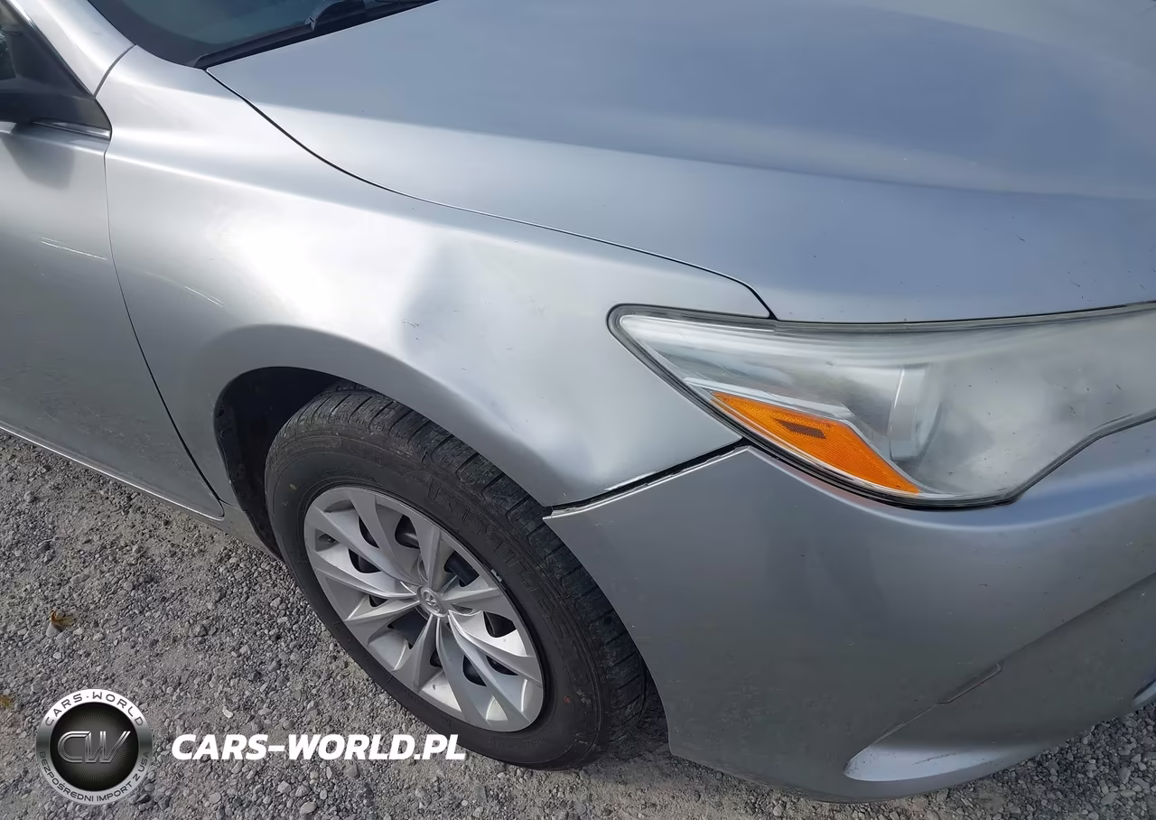 2016 Toyota Camry Le VIN:4T4BF1FK3GR584243 - 18