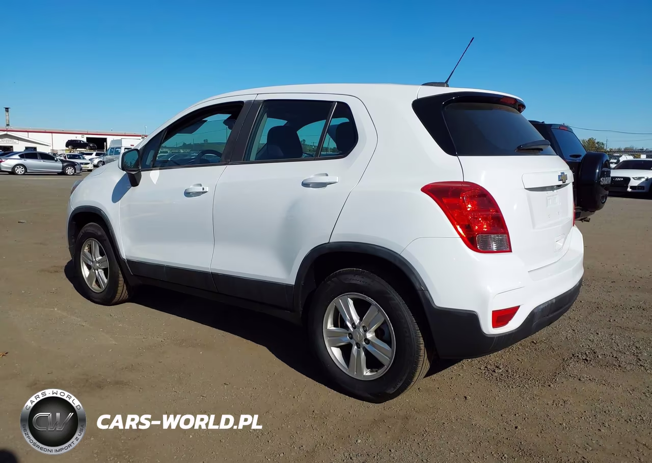 2019 Chevrolet Trax Ls VIN:3GNCJNSB9KL311462 - 3