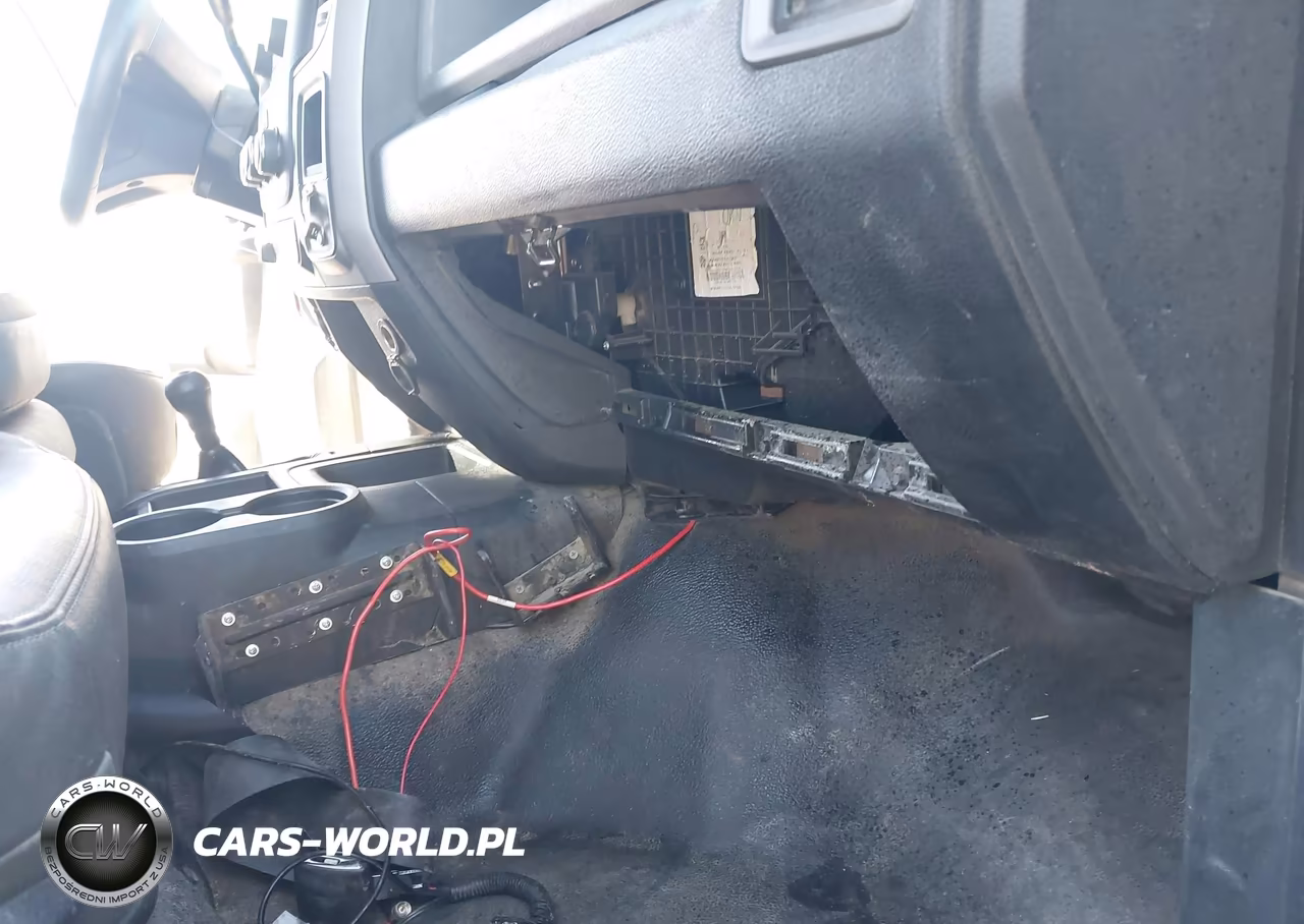 2014 Ram 3500 Chassis Tradesman-Slt-Laramie VIN:3C7WRTCJXEG312421 - 13
