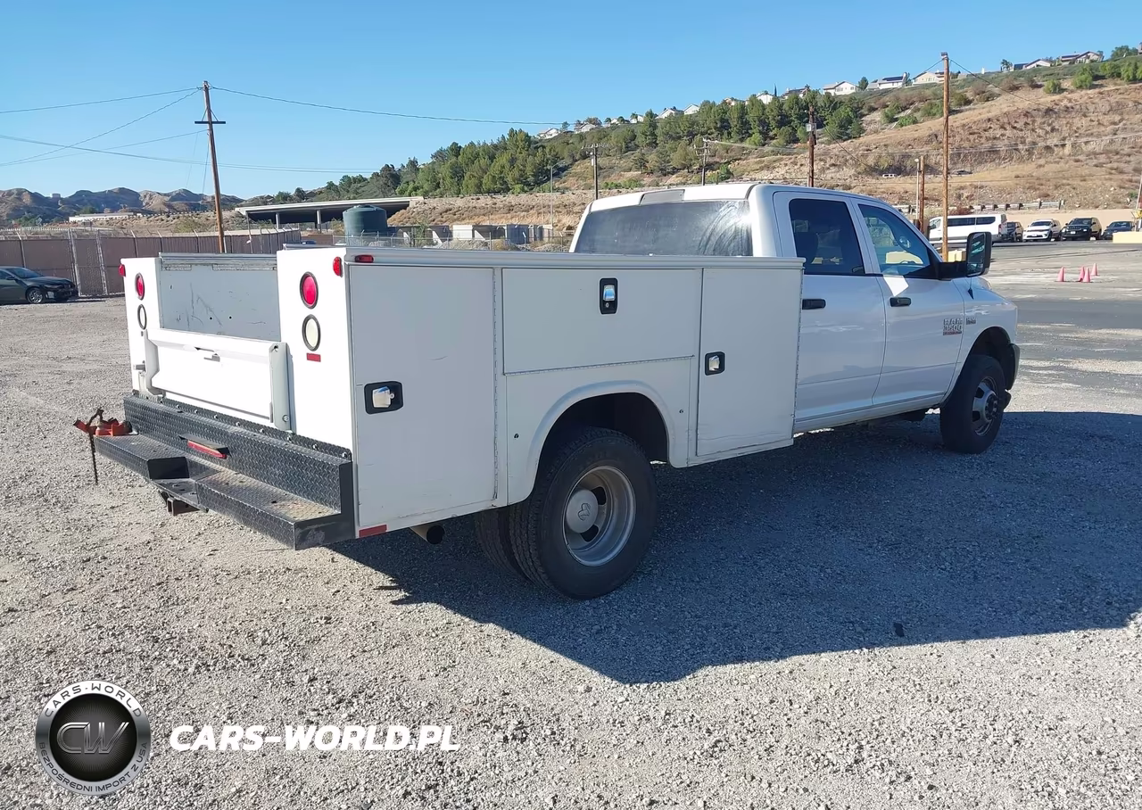 2014 Ram 3500 Chassis Tradesman-Slt-Laramie VIN:3C7WRTCJXEG312421 - 4