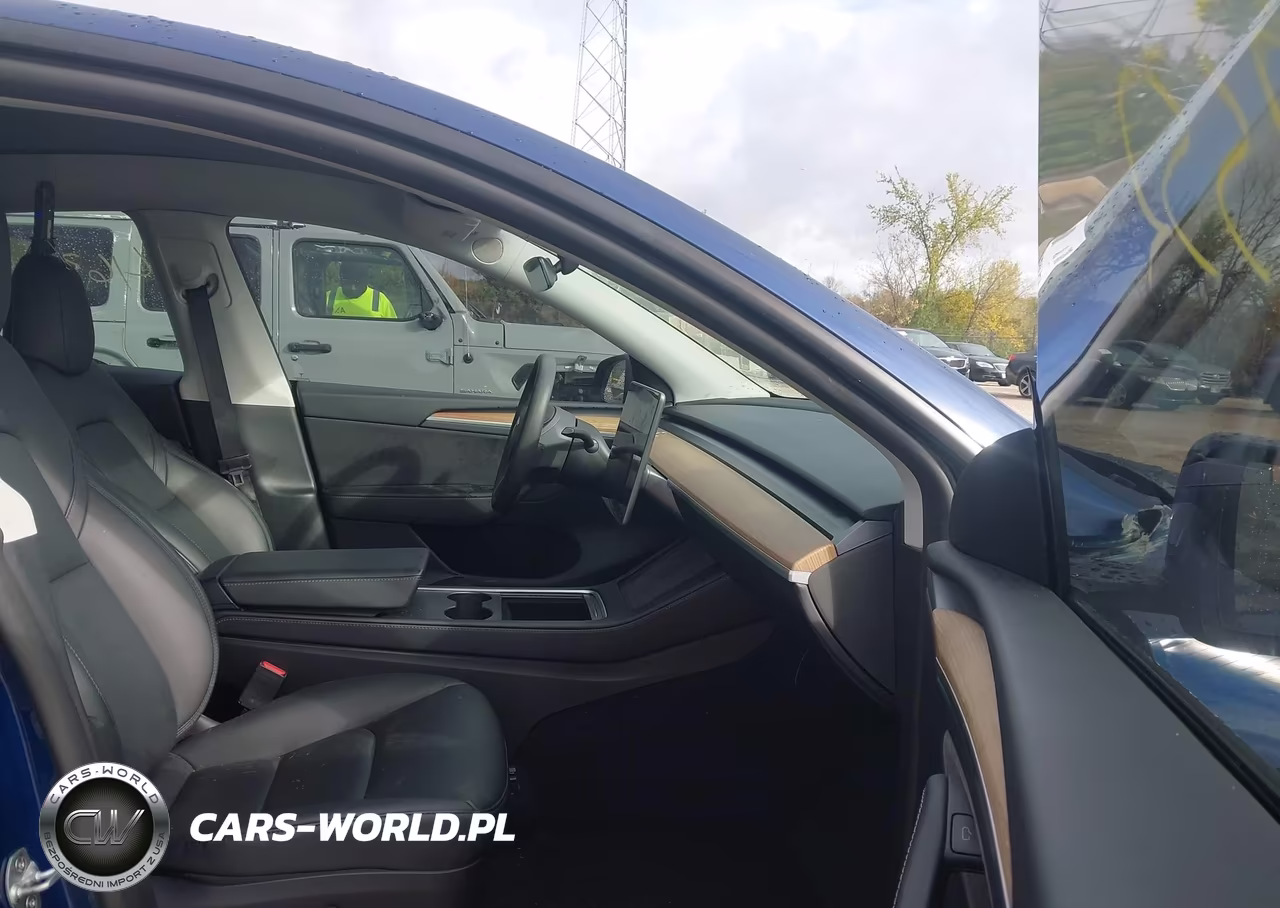 2024 Tesla Model Y Performance Dual Motor All-Wheel Drive VIN:7SAYGDEF3RA283463 - 5