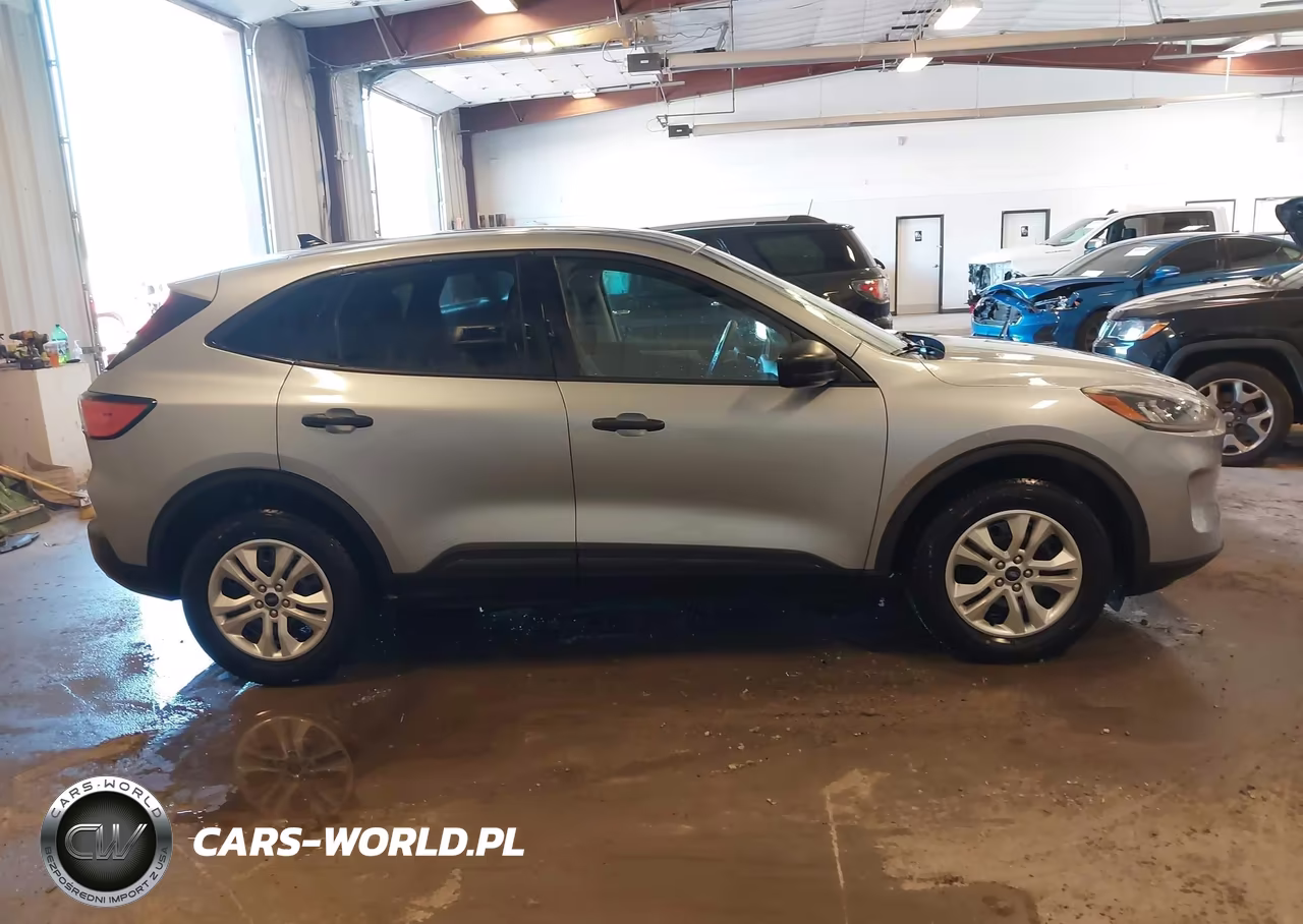 2022 Ford Escape S VIN:1FMCU9F63NUA93609 - 13