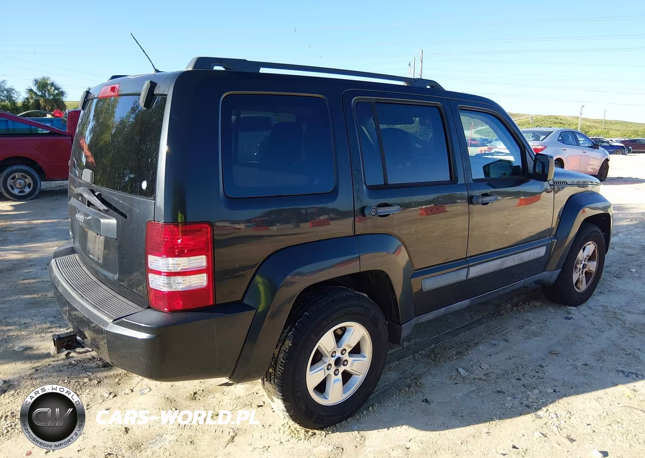 2010 Jeep Liberty Sport VIN:1J4PN2GK1AW166670 - 4