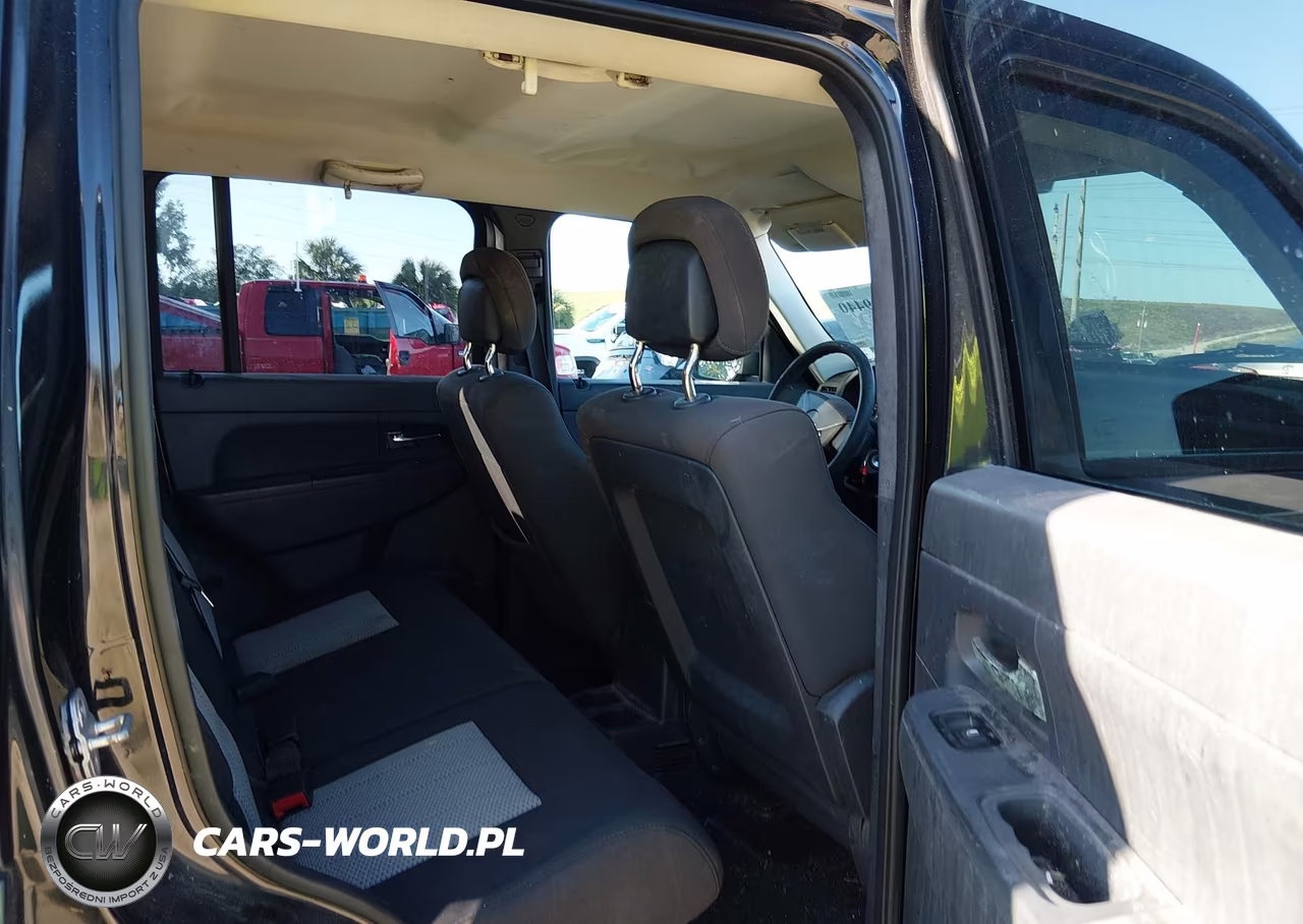 2010 Jeep Liberty Sport VIN:1J4PN2GK1AW166670 - 8