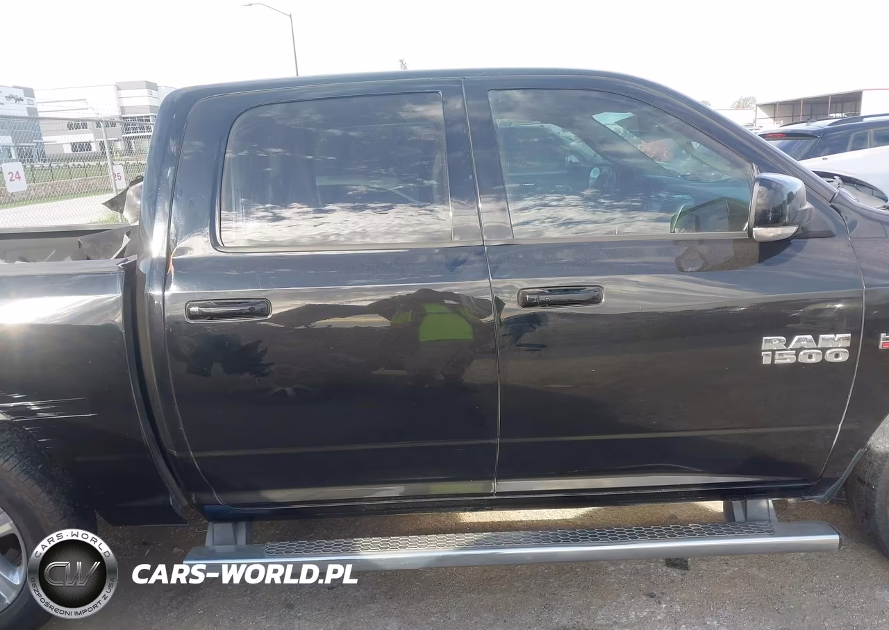 2015 Ram 1500 Sport VIN:1C6RR6MT4FS575713 - 14