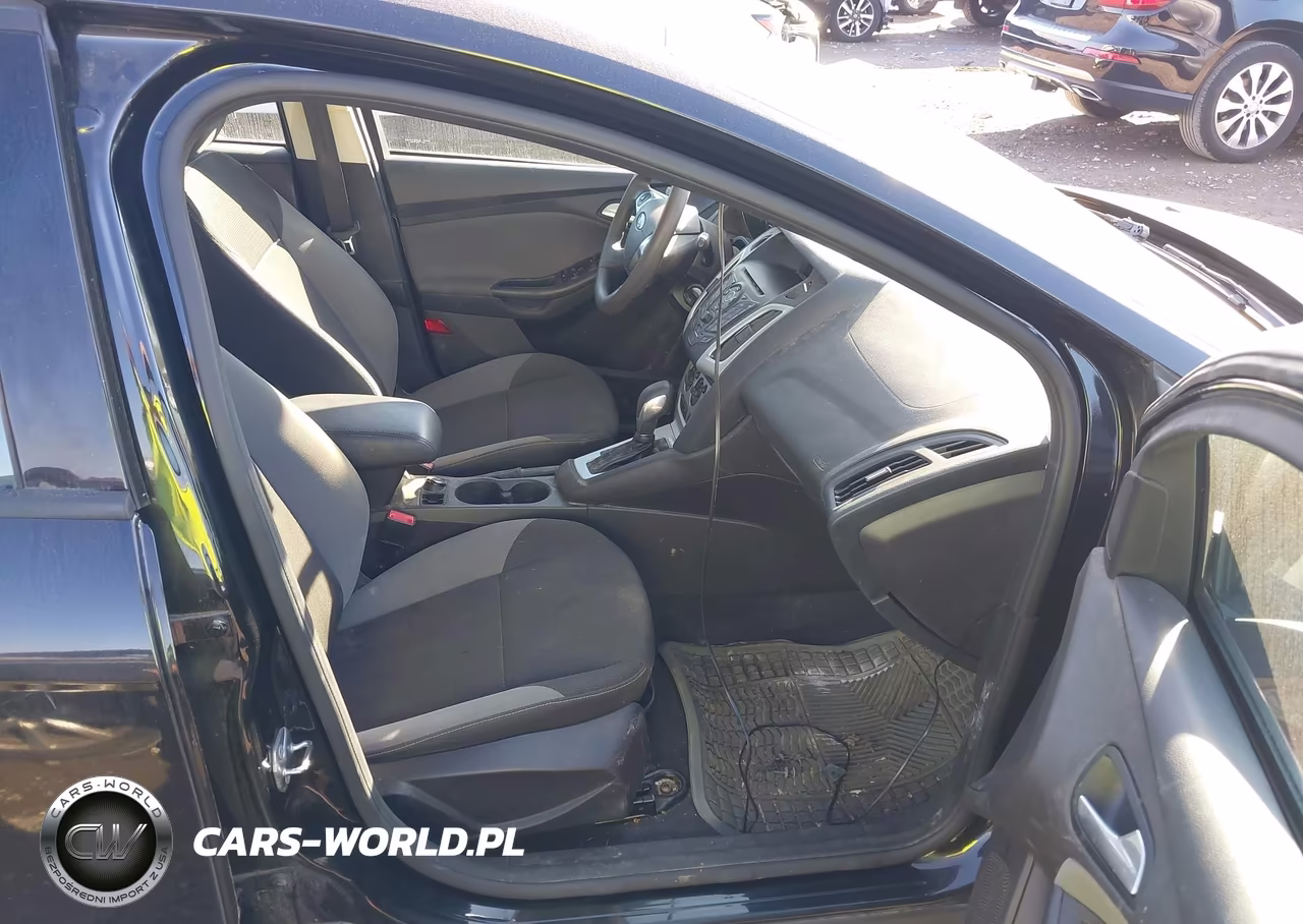 2014 Ford Focus Se VIN:1FADP3K24EL418568 - 5