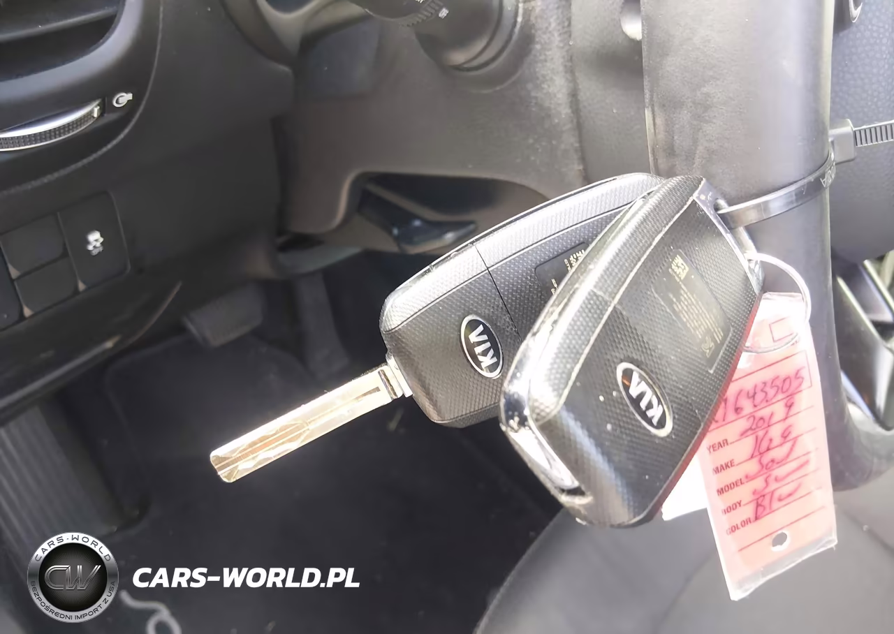2019 Kia Soul + VIN:KNDJP3A52K7643505 - 11