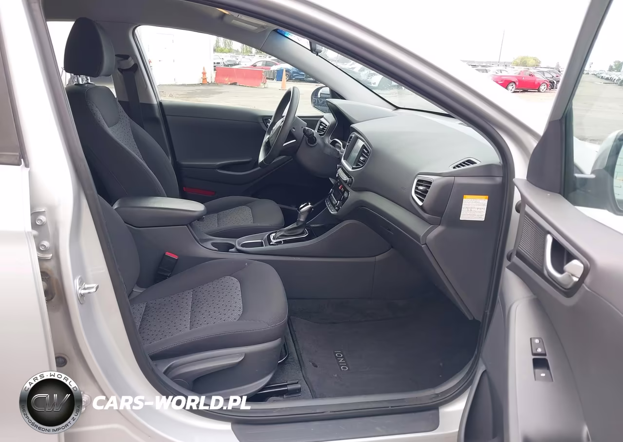 2018 Hyundai Ioniq Hybrid Blue VIN:KMHC65LC3JU076901 - 5
