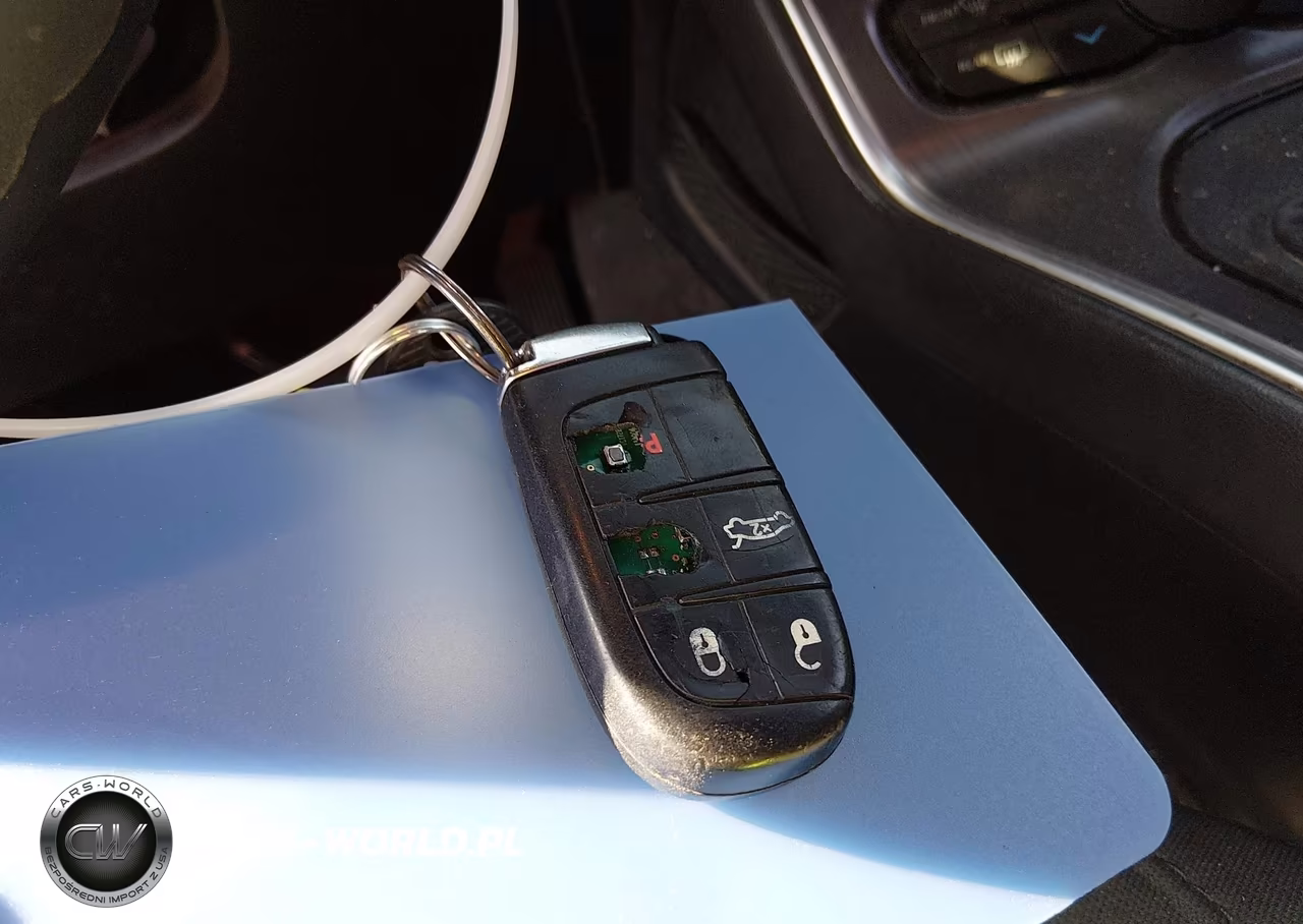 2018 Dodge Challenger Sxt VIN:2C3CDZAGXJH131150 - 11