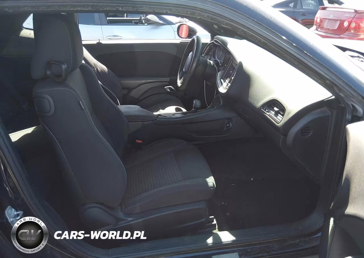 2018 Dodge Challenger Sxt VIN:2C3CDZAGXJH131150 - 5