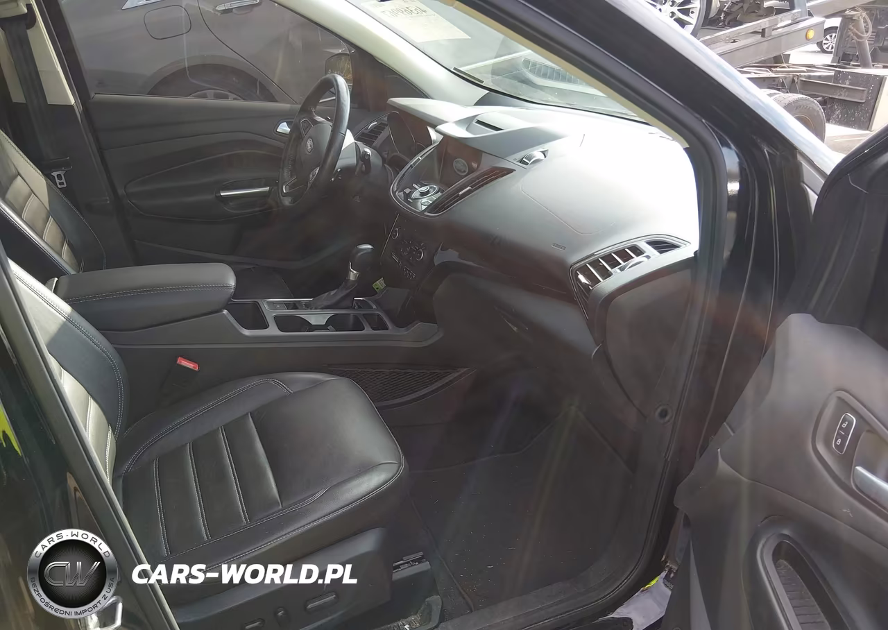 2018 Ford Escape Titanium VIN:1FMCU9J93JUB07214 - 5