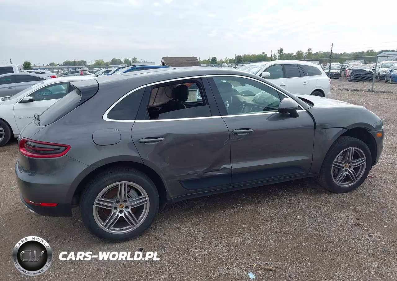 2016 Porsche Macan S VIN:WP1AB2A59GLB42682 - 13