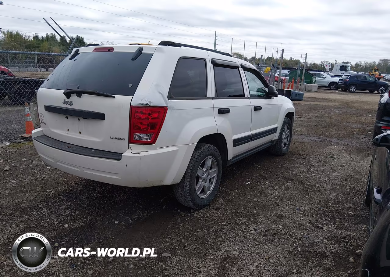 2005 Jeep Grand Cherokee Laredo VIN:1J4GR48K65C707685 - 4