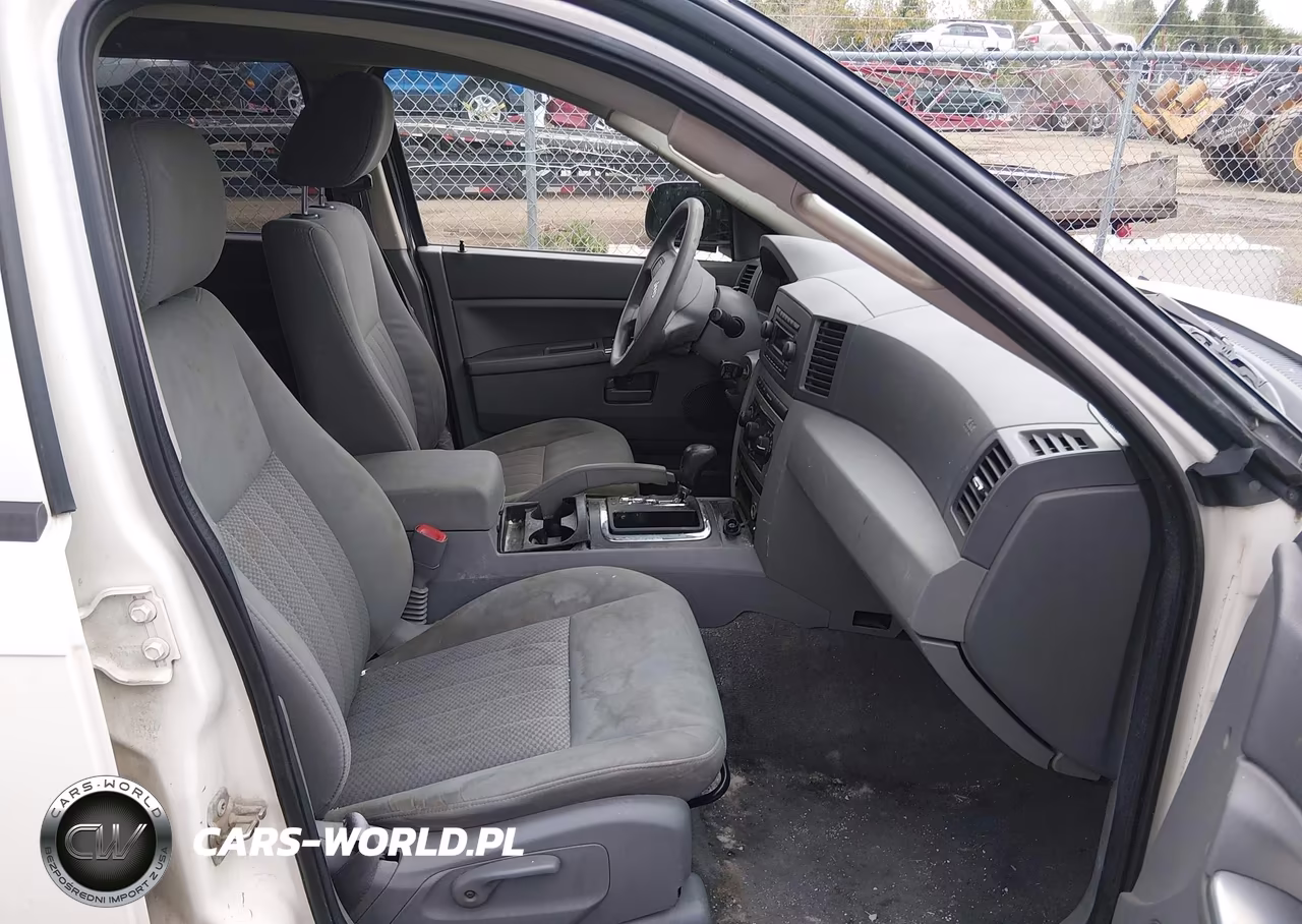 2005 Jeep Grand Cherokee Laredo VIN:1J4GR48K65C707685 - 5