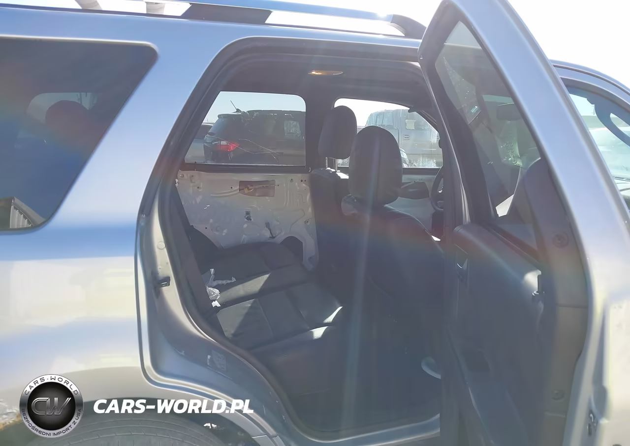 2010 Ford Escape Limited VIN:1FMCU0EG9AKB81429 - 8