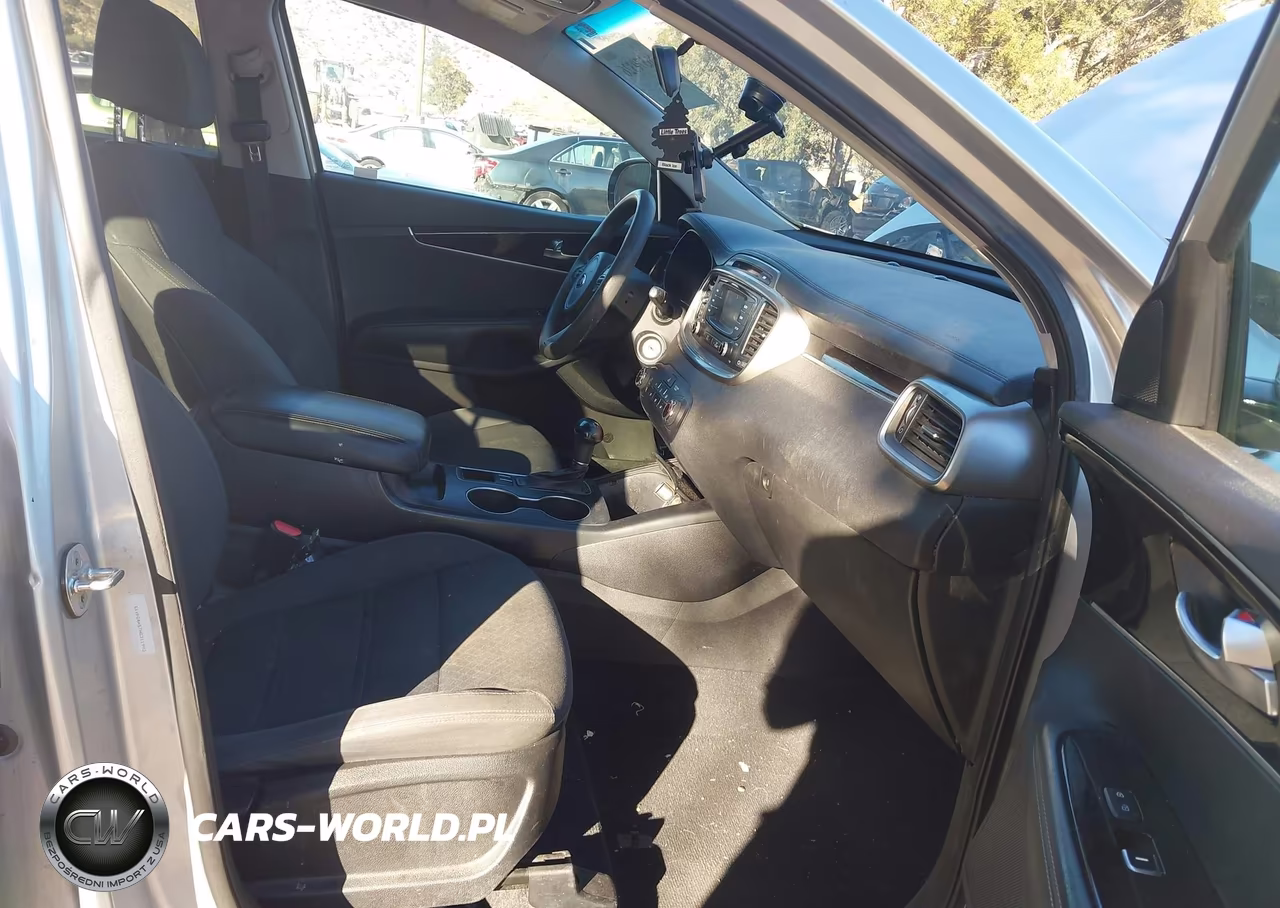 2017 Kia Sorento 3.3L Lx VIN:5XYPG4A57HG311992 - 5