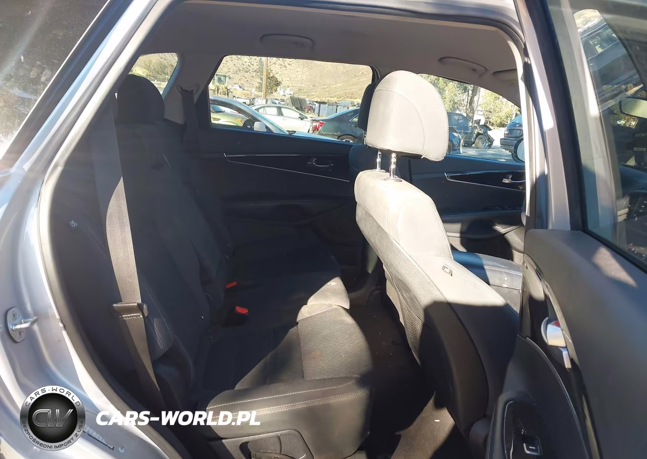 2017 Kia Sorento 3.3L Lx VIN:5XYPG4A57HG311992 - 8