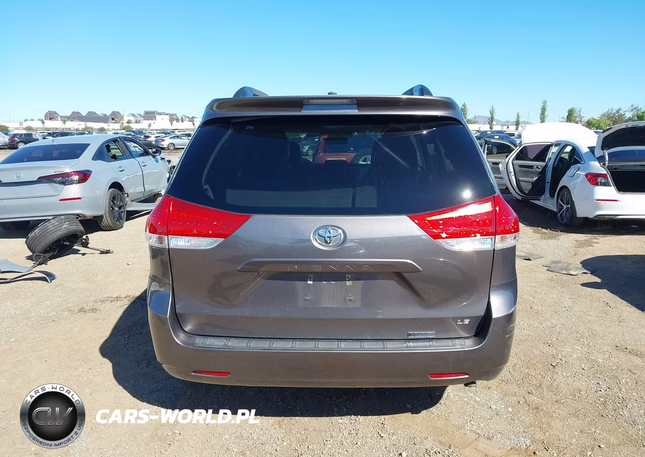 2013 Toyota Sienna Le V6 8 Passenger VIN:5TDKK3DCXDS343815 - 17