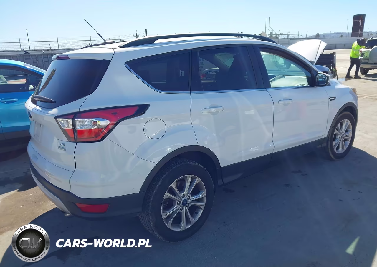 2018 Ford Escape Se VIN:1FMCU0GD0JUA85860 - 4