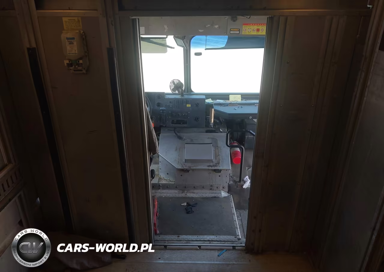 2010 Freightliner Chassis M Line Walk-In Van VIN:4UZAAPDU7ACAS1613 - 6
