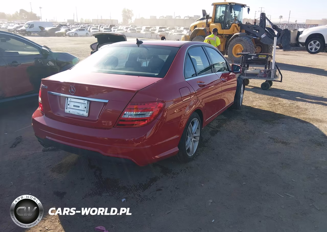 2012 Mercedes-Benz C 250 Sport VIN:WDDGF4HB0CR200943 - 4
