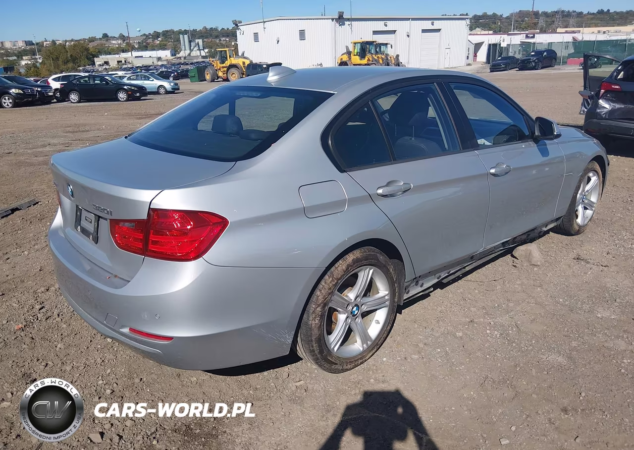 2015 BMW 320I xDrive VIN:WBA3C3C51FP665063 - 4