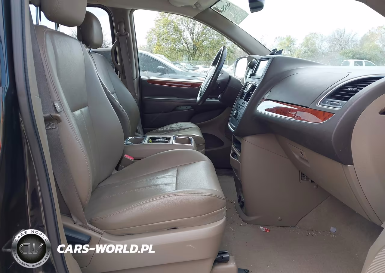 2013 Chrysler Town & Country Touring VIN:2C4RC1BG5DR560249 - 5